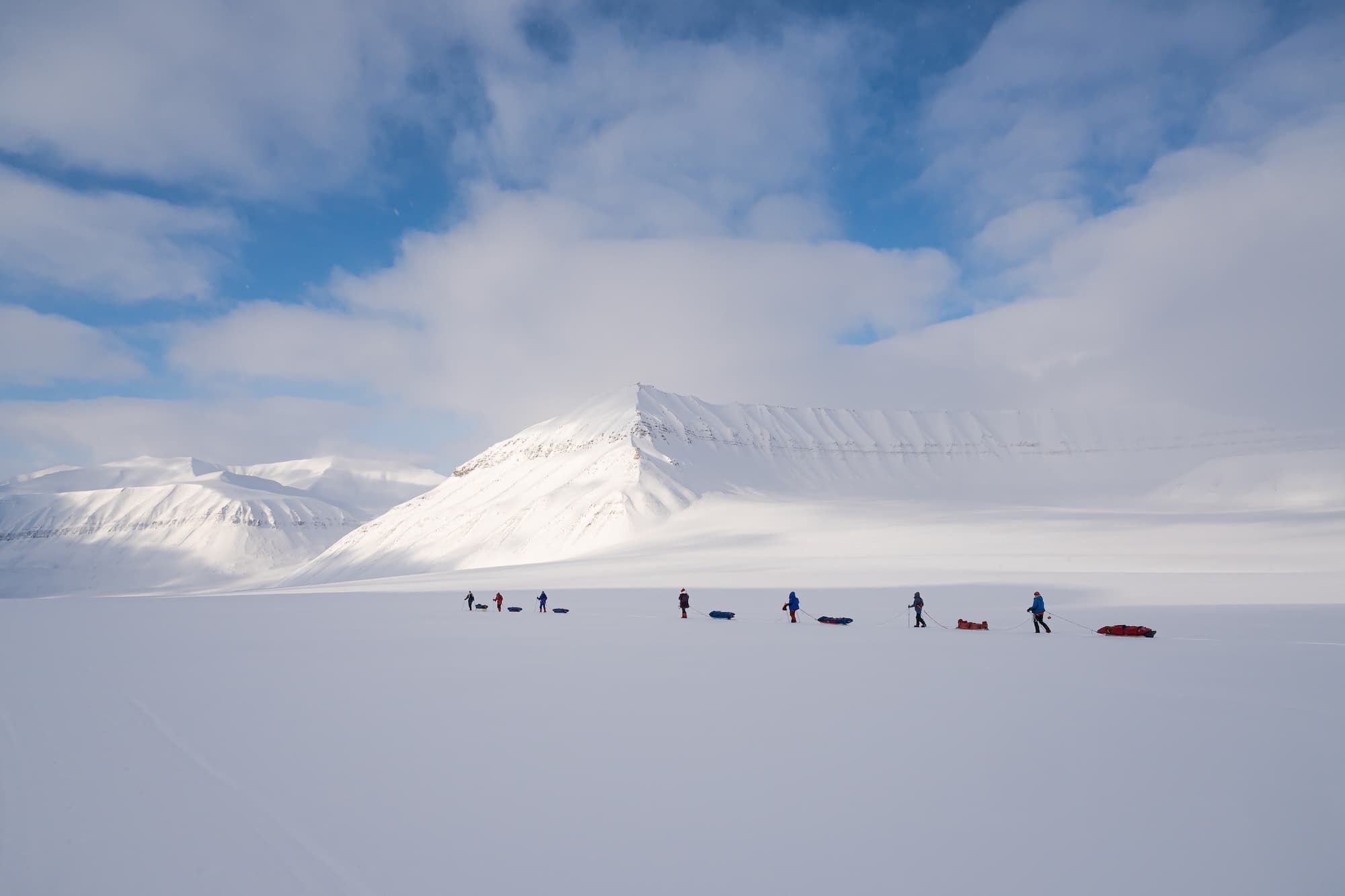 PolarExplorers route through the Arctic or Antarctic interior